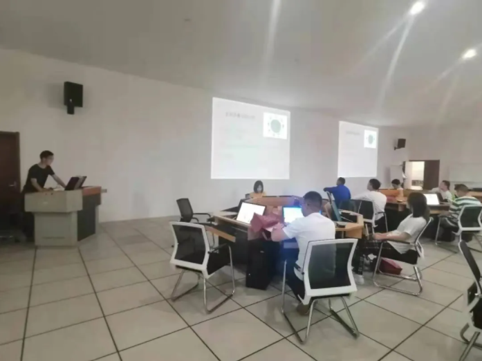 杭州湾（上虞）绿色化工人才公共实训基地首届化工大专合作班在实训基地开班